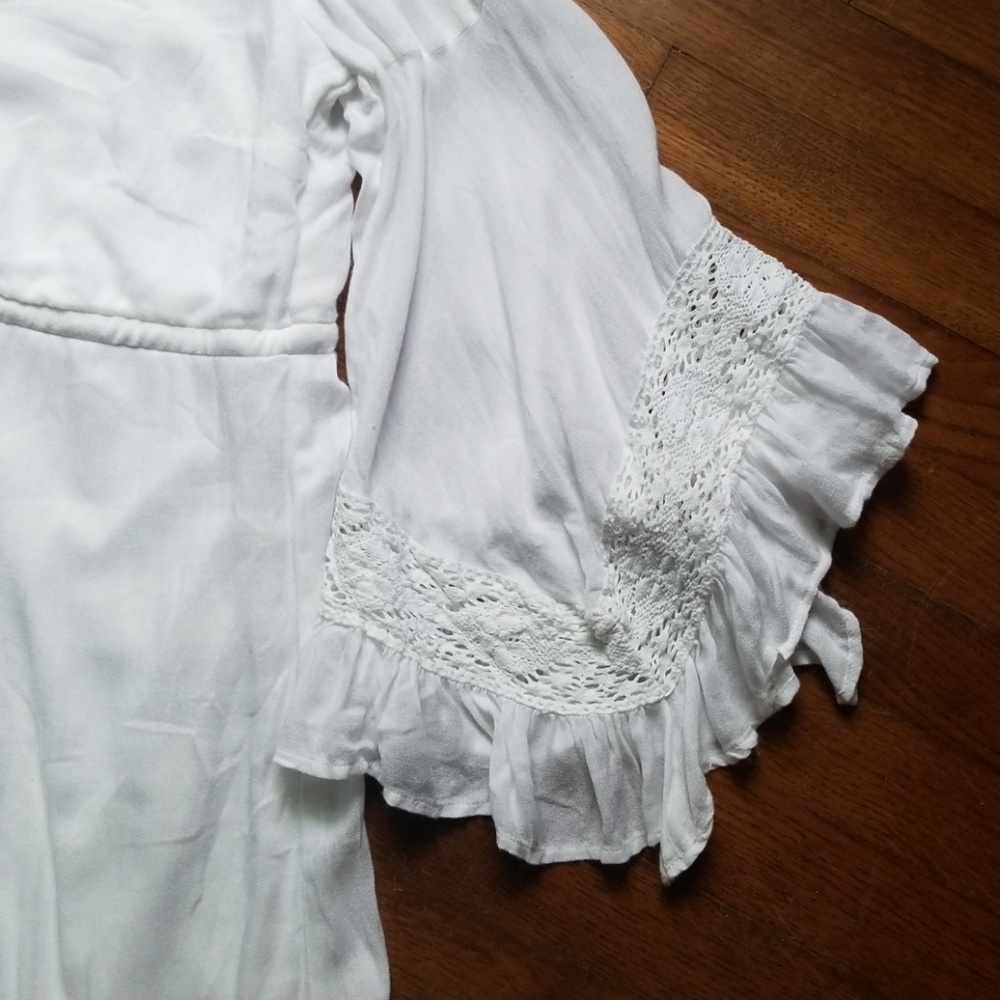 SALE! Gorgeous bell sleeved crochet trim dress - Picture 2 of 4